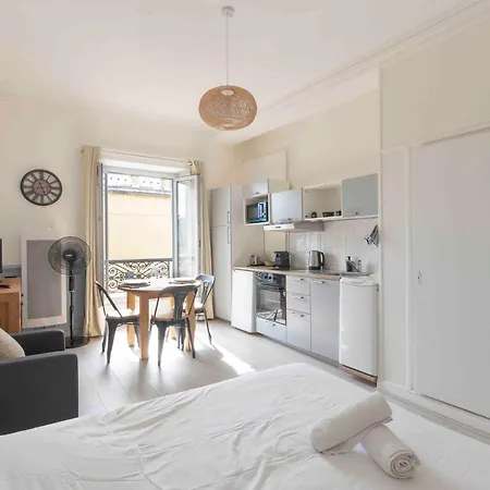 & Grand - Downtown Apartmán